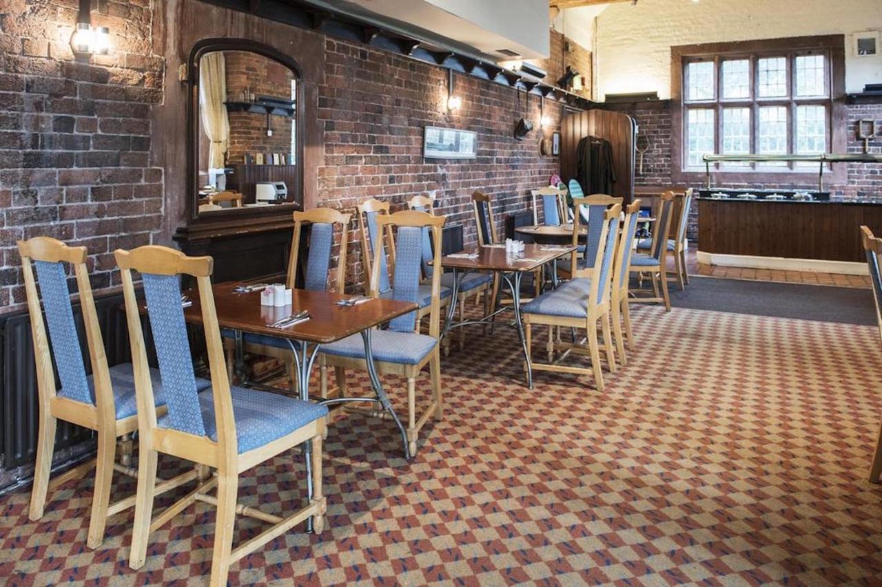 דאדלי Himley Country Hotel מראה חיצוני תמונה