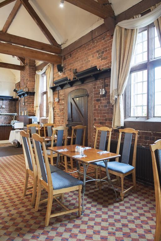 דאדלי Himley Country Hotel מראה חיצוני תמונה
