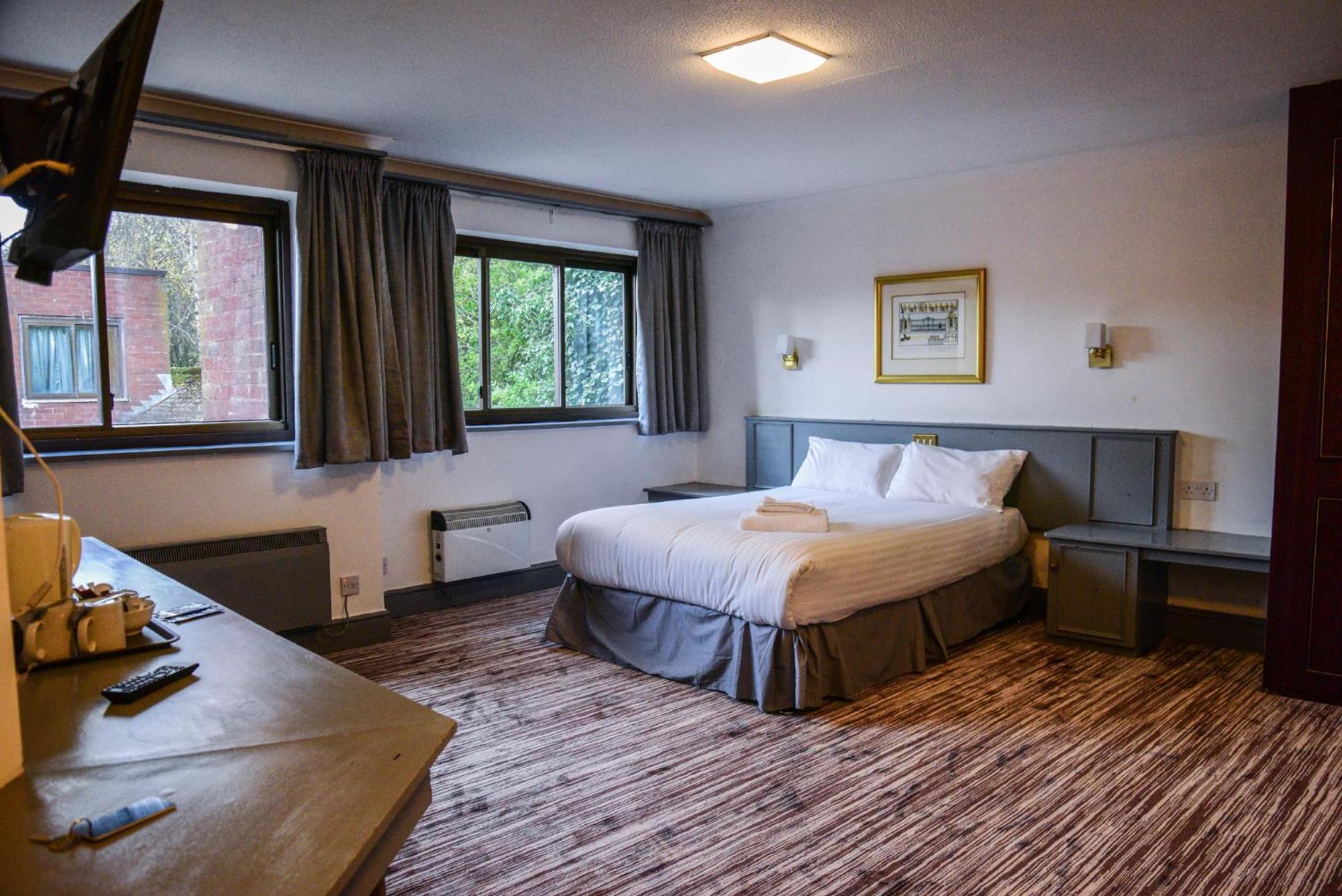 דאדלי Himley Country Hotel מראה חיצוני תמונה