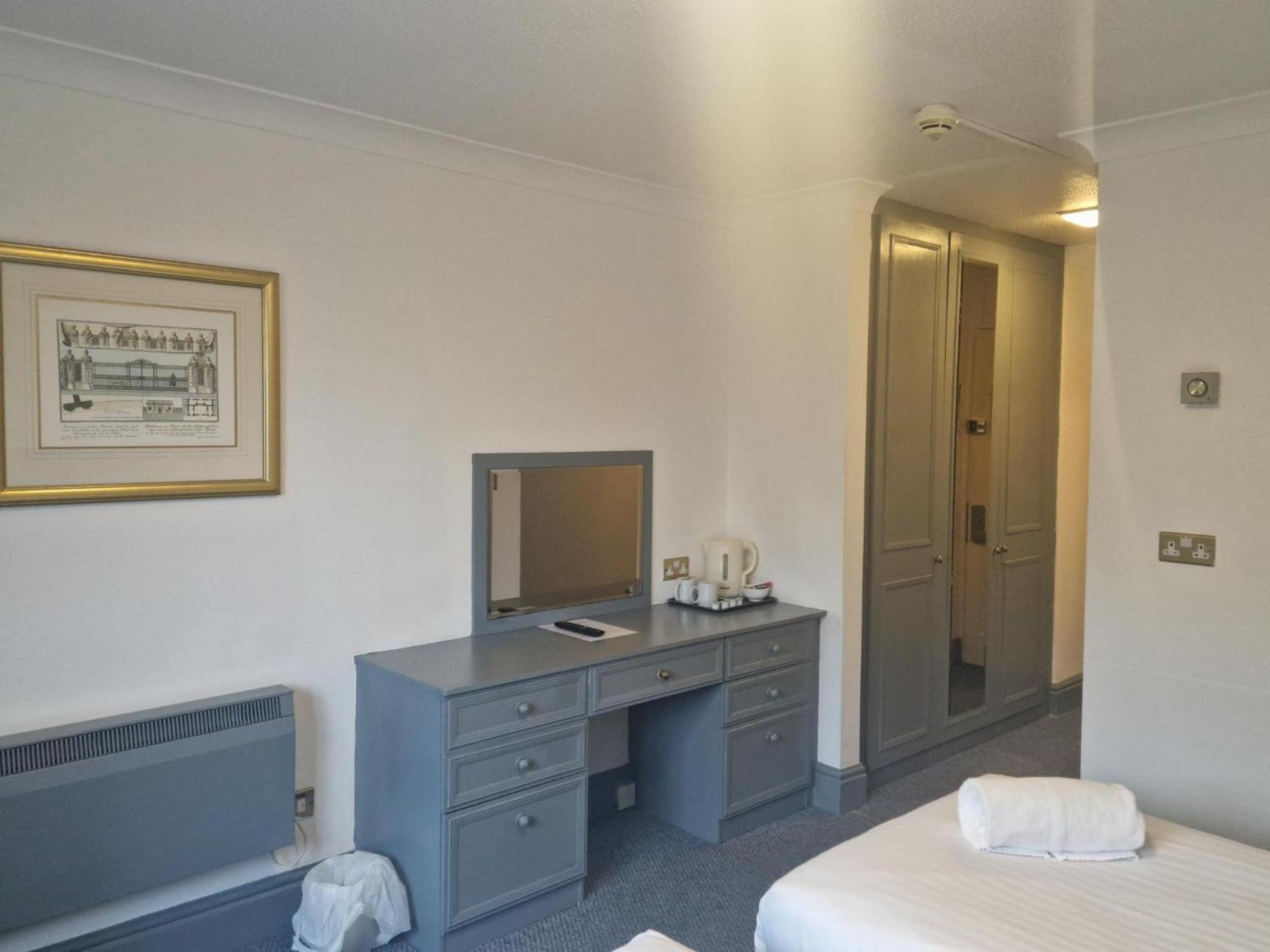 דאדלי Himley Country Hotel מראה חיצוני תמונה